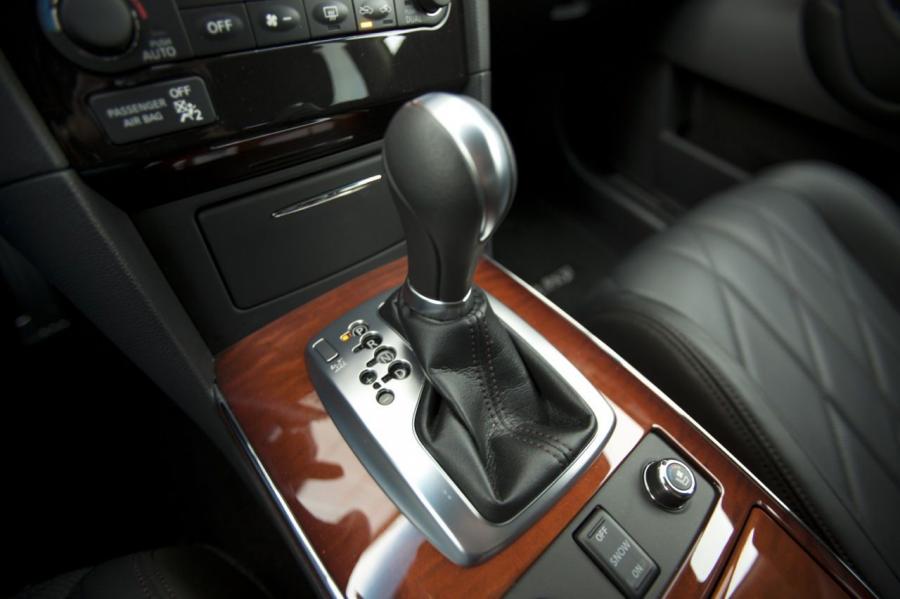  Infiniti FX37 2013 года  (фото 11 из 28)